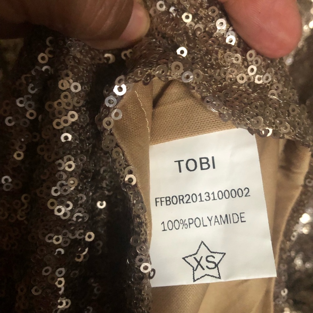 TOBI Glittering Gold Sequin Romper Size XS V- Neck ,Back Zipper,100%Polyamide. - Picture 13 of 14
